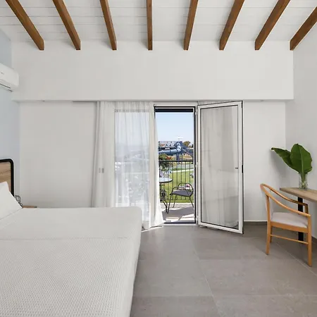 White Olive Marine Aquapark Тигаки