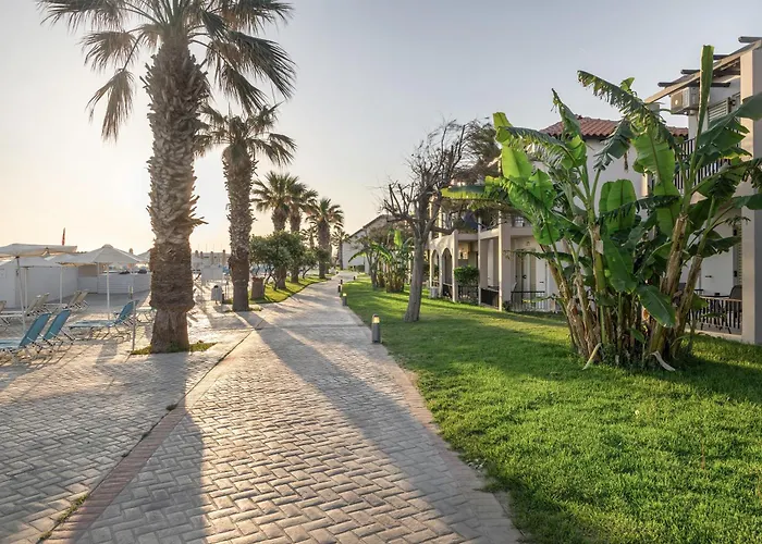 White Olive Marine Aquapark 4*