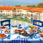Hotel White Olive Marine Aquapark