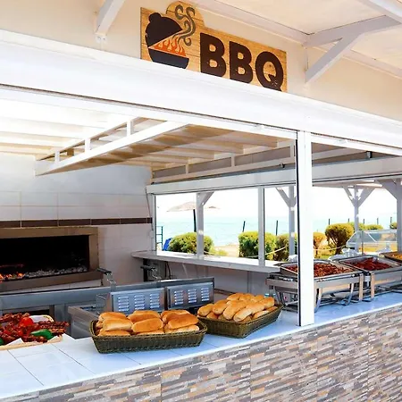 White Olive Marine Aquapark 酒店