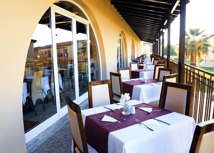 White Olive Marine Aquapark Hotel