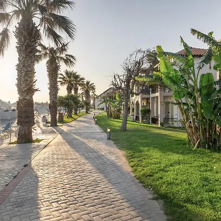 White Olive Marine Aquapark 4*