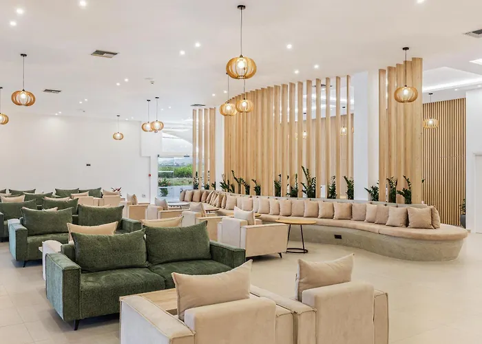 White Olive Marine Aquapark Hotel 4*